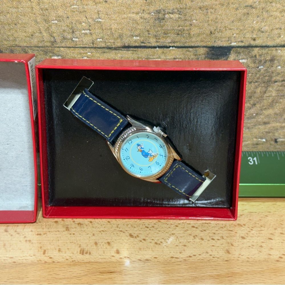 Ingersoll Donald Duck Character Watch Certificate - Picture 6 of 13